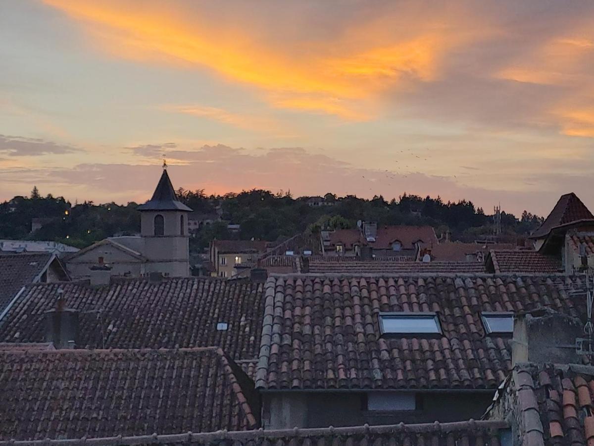 Le Saint-Georges Leilighet Villefranche-de-Rouergue Eksteriør bilde