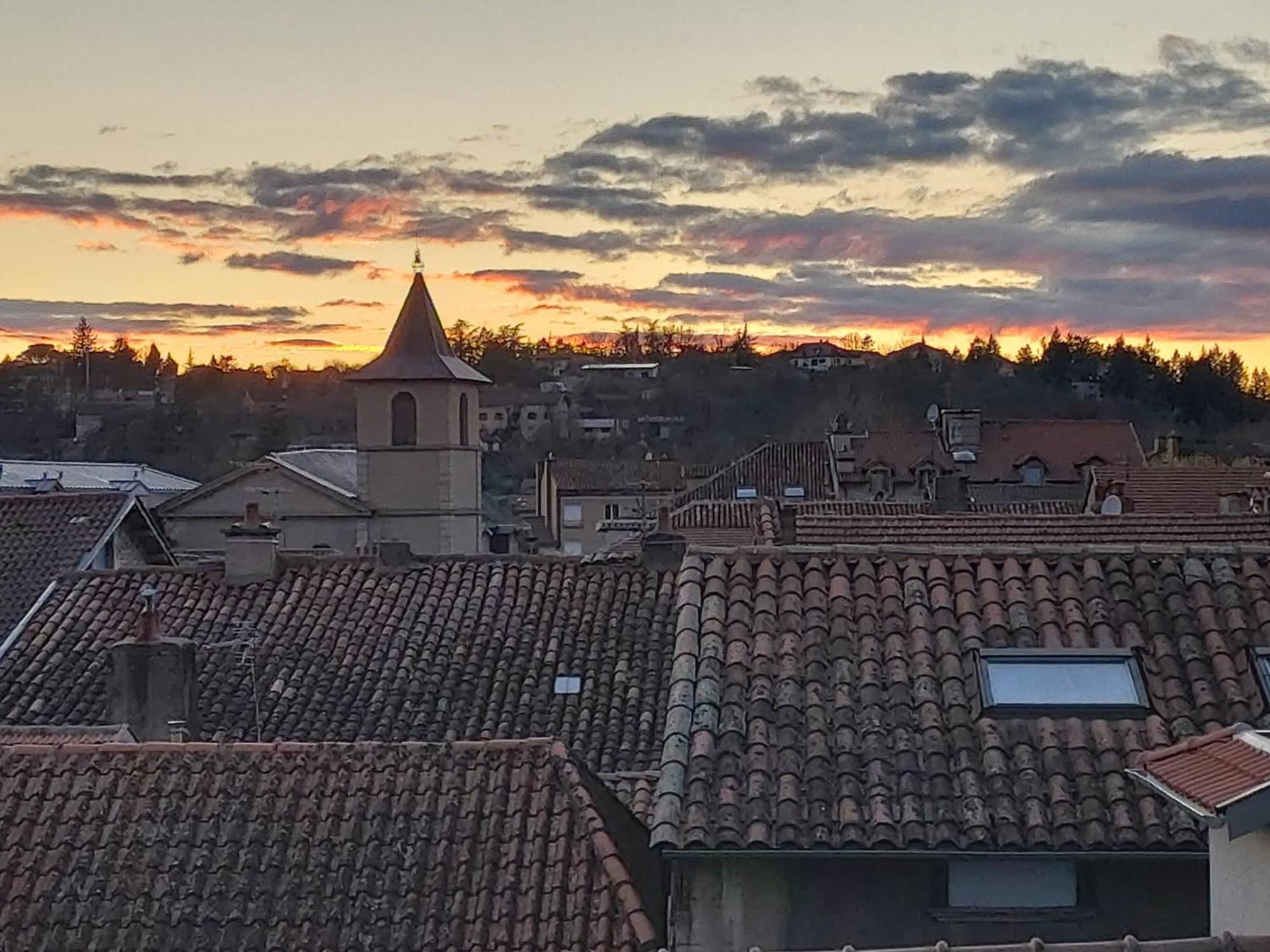 Le Saint-Georges Leilighet Villefranche-de-Rouergue Eksteriør bilde